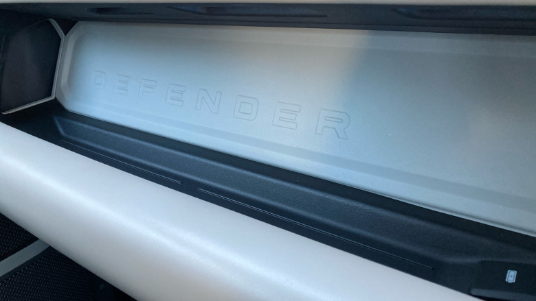 Land Rover Defender 3.0 D300 HSE 110 5dr Auto Diesel Estate